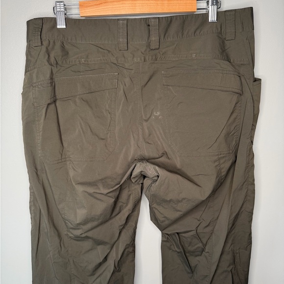 Arc’teryx x Vintage Men’s Technical Pants - Picture 6 of 12